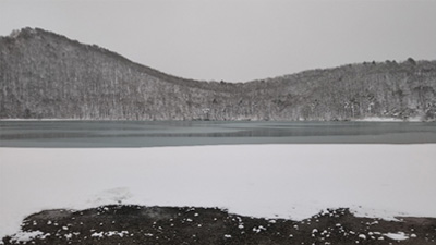 Frozen glacial lakes are cold.